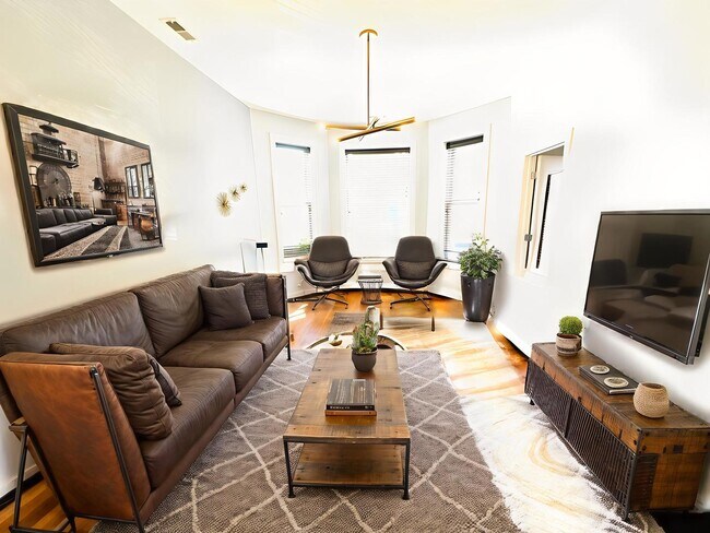 property at 2523 N Kimball Ave