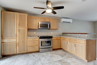 1491 SW Robertson Dr in Oak Harbor, WA - Building Photo - Building Photo