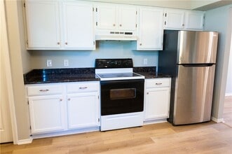 654 Terry Ave in Springdale, AR - Building Photo - Building Photo