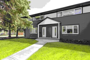 Westridge Estates in Red Deer, AB - Building Photo