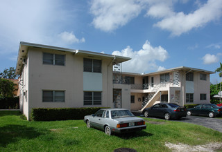 5700 SW 60th St in Miami, FL - Building Photo - Building Photo