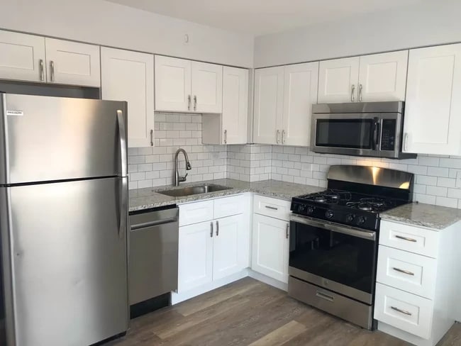 4420 Forest Ave, Unit 1R in Brookfield, IL - Building Photo - Building Photo