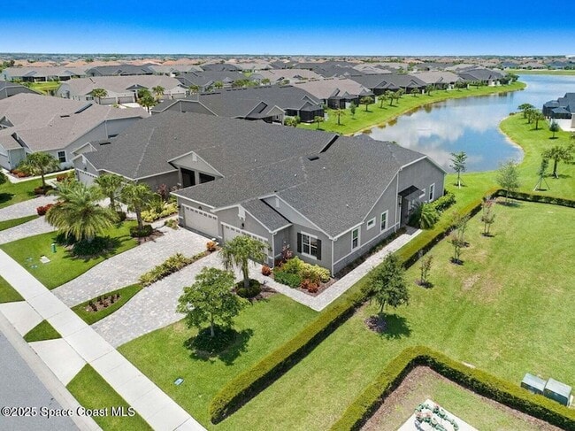 2680 Avalonia Dr in Melbourne, FL - Foto de edificio - Building Photo