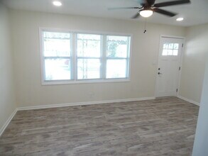 1573 Biscayne Dr in Hamilton, OH - Building Photo - Building Photo