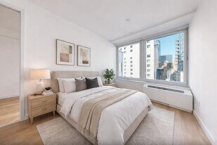 130 Water St, Unit 415 in New York, NY - Building Photo