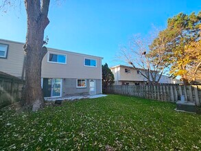 1535 E Jane Ave in Arlington Heights, IL - Foto de edificio - Building Photo