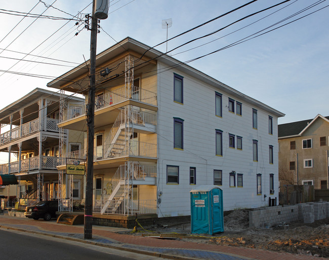 French Quarter Apartments in Wildwood, NJ - Foto de edificio - Building Photo