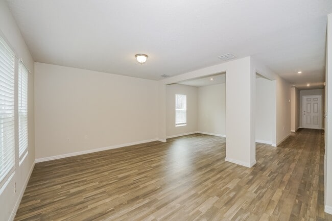 6830 N Pavilion Loop in Citrus Springs, FL - Foto de edificio - Building Photo