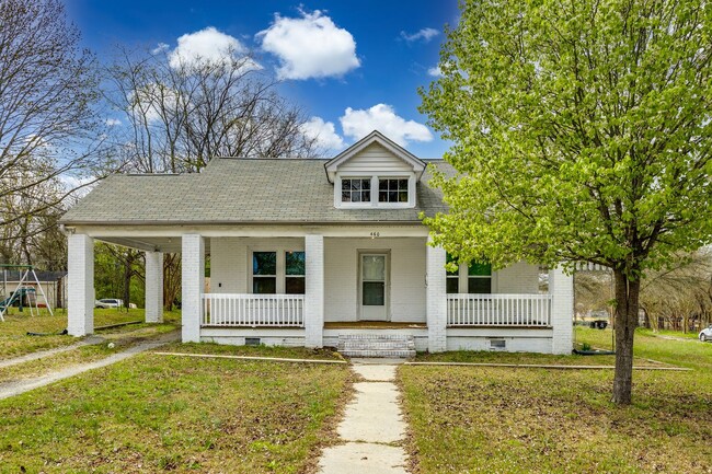 property at 460 Arch Dr