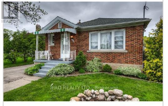 444 Stirling Ave S
