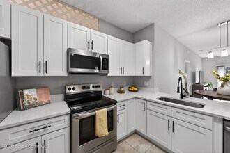 1850 Emerald Green Cir in Oviedo, FL - Building Photo - Building Photo