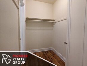 4831 N Damen Ave, Unit 307 in Chicago, IL - Building Photo - Building Photo