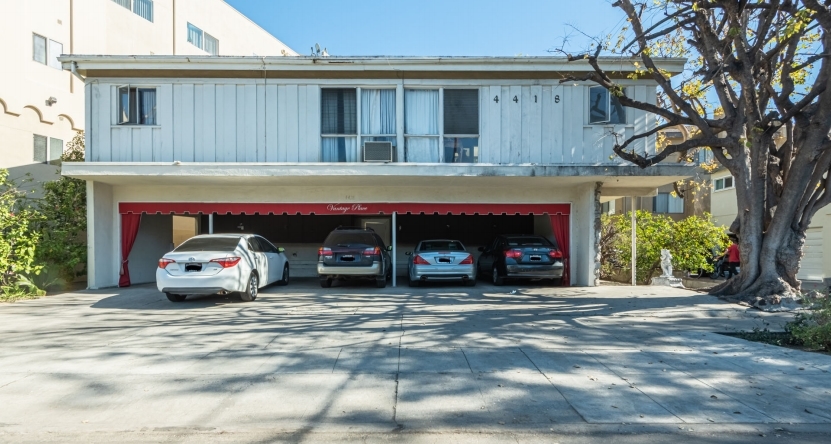 4418 Vantage Ave in Studio City, CA - Foto de edificio