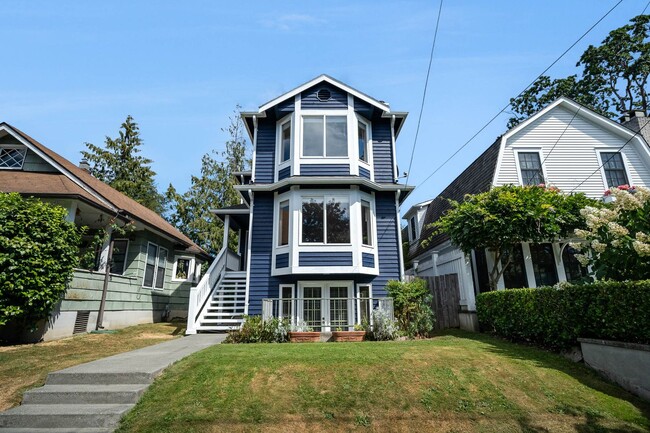 2006 42nd Ave E in Seattle, WA - Building Photo - Building Photo