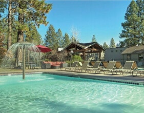 18575 SW Century Dr, Unit 7th Mtn Resort fully furn in Bend, OR - Building Photo - Building Photo