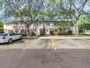 925 Vincent Ct in Lansing, MI - Building Photo - Building Photo