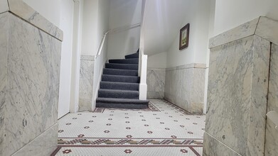 930 W Belmont Ave in Chicago, IL - Building Photo - Building Photo