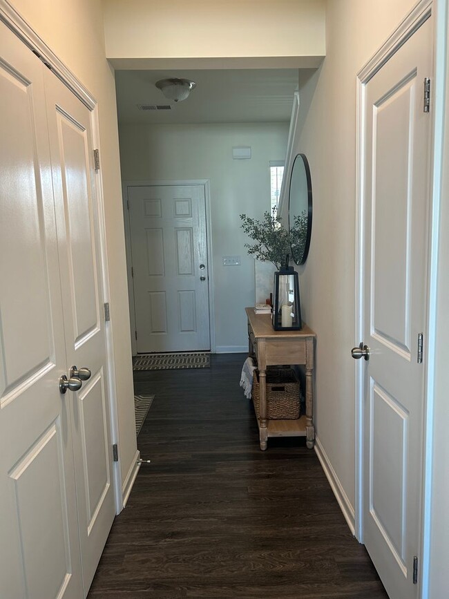 571 Pollyanna Dr in Greenville, SC - Building Photo - Building Photo