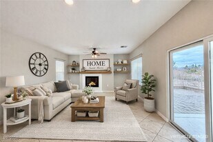 8125 Celina Hills St in Las Vegas, NV - Building Photo