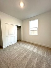2216 Greenhorn Rd in Patterson, CA - Building Photo - Building Photo