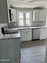 5 Bayberry Dr in Latham, NY - Foto de edificio - Building Photo