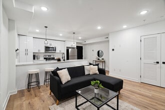 2416 Clifford St, Unit 1F in Philadelphia, PA - Building Photo - Building Photo