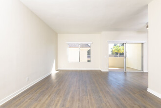 Windsor Place Apartments in Culver City, CA - Building Photo - Building Photo