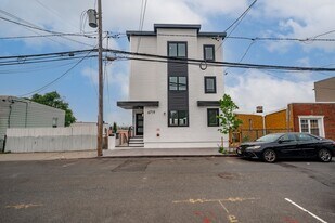 6719 Meadowview Ave in North Bergen, NJ - Building Photo