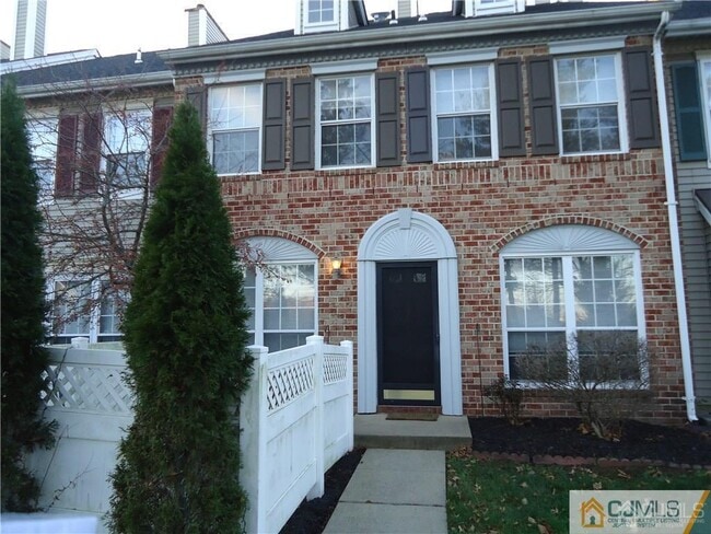 129 Albury Way in North Brunswick, NJ - Building Photo - Building Photo
