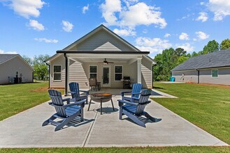 5486 Mt Olive Rd in Commerce, GA - Building Photo - Building Photo