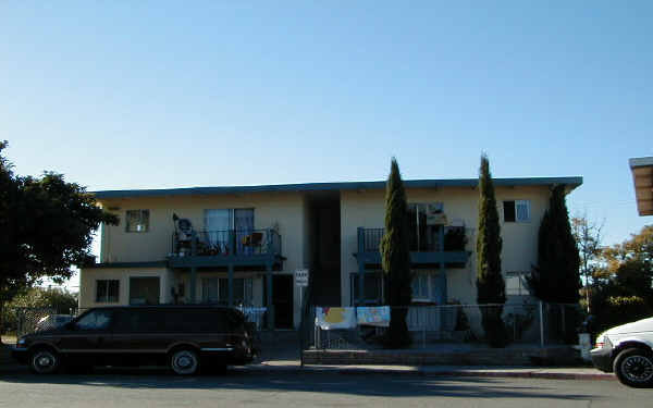 2302 William Dr in Santa Clara, CA - Foto de edificio - Building Photo