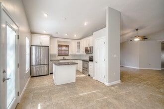 349 Louise Cir in Destin, FL - Building Photo - Building Photo
