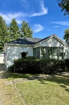 112 S Villa Dr in Evansville, IN - Building Photo