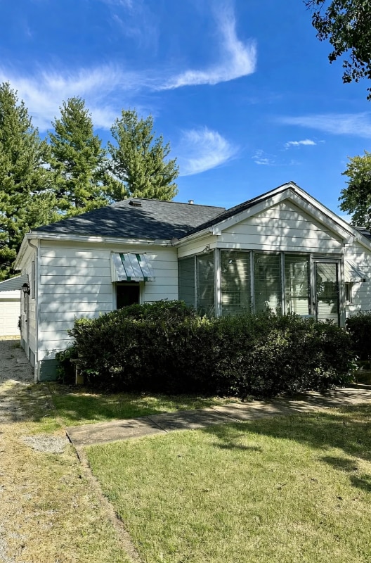 property at 112 S Villa Dr