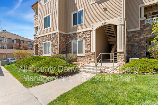 property at 8427 S Hoyt Way