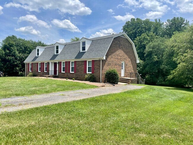 514 Poplar Forest Dr in Forest, VA - Building Photo - Building Photo