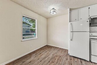 1361 W Mc Neill in Stephenville, TX - Building Photo - Building Photo