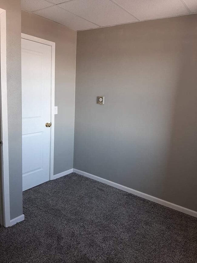 435 S Broadway St in Little York, IL - Building Photo - Building Photo