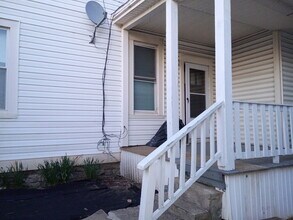 349 Spruce St, Unit D in Steelton, PA - Foto de edificio - Building Photo