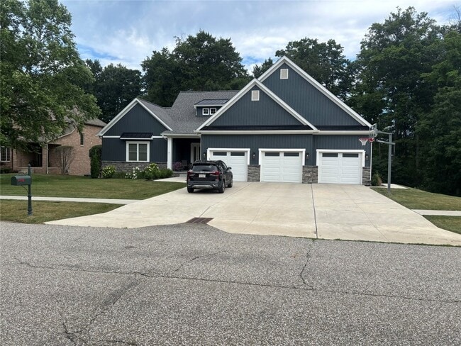 4326 Stone Creek Dr in Erie, PA - Building Photo - Building Photo