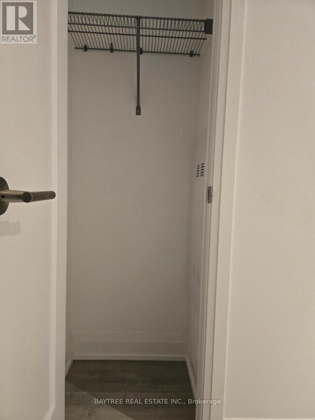 65 Broadway Ave in Toronto, ON - Building Photo - Building Photo