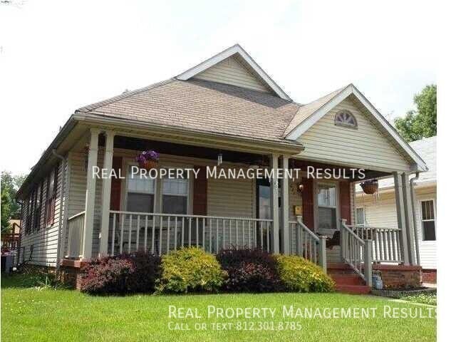 property at 627 S Rotherwood Ave