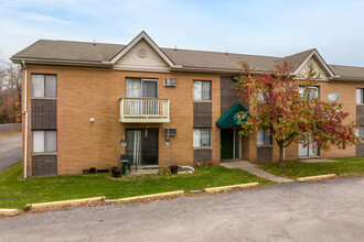 Brookline Partners LLC, DBA: Heatherwood Apartments in Inkster, MI - Foto de edificio - Building Photo