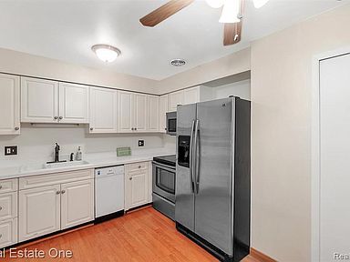 property at 44521 N Umberland Cir