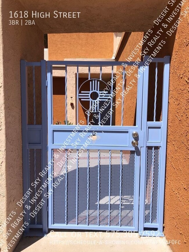 1618 High St in Las Cruces, NM - Building Photo - Building Photo