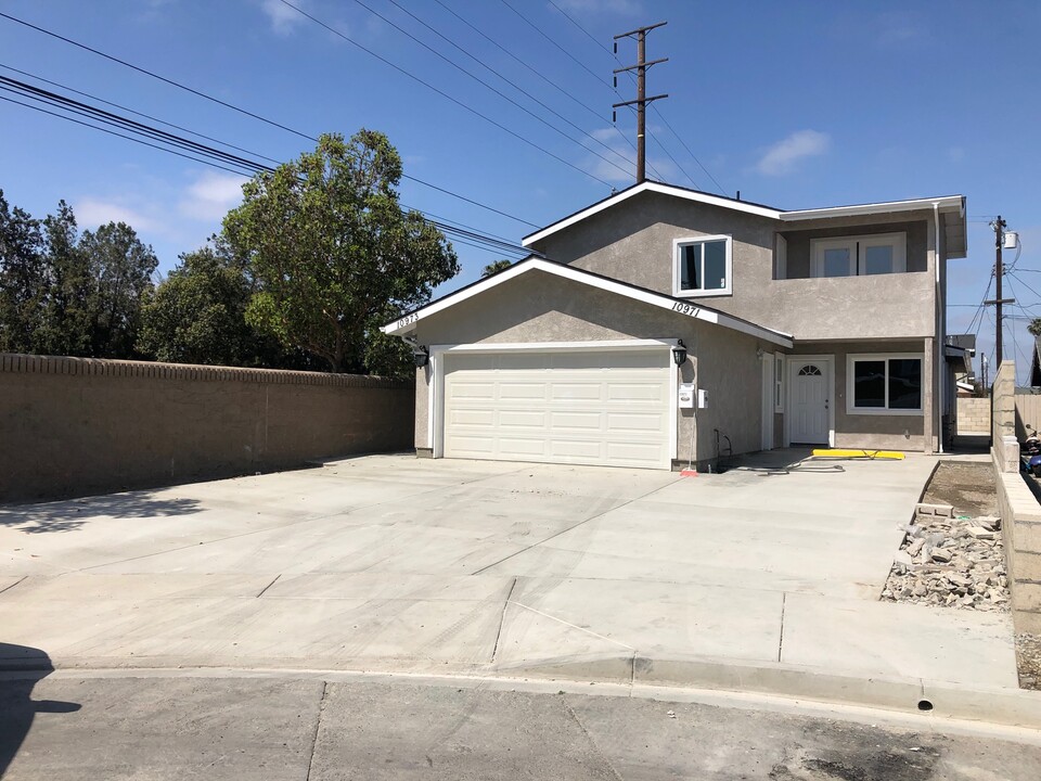 10971 Huber St in Anaheim, CA - Building Photo