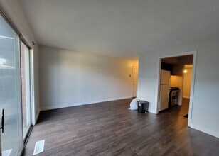 906 E Harding Dr in Urbana, IL - Building Photo - Building Photo