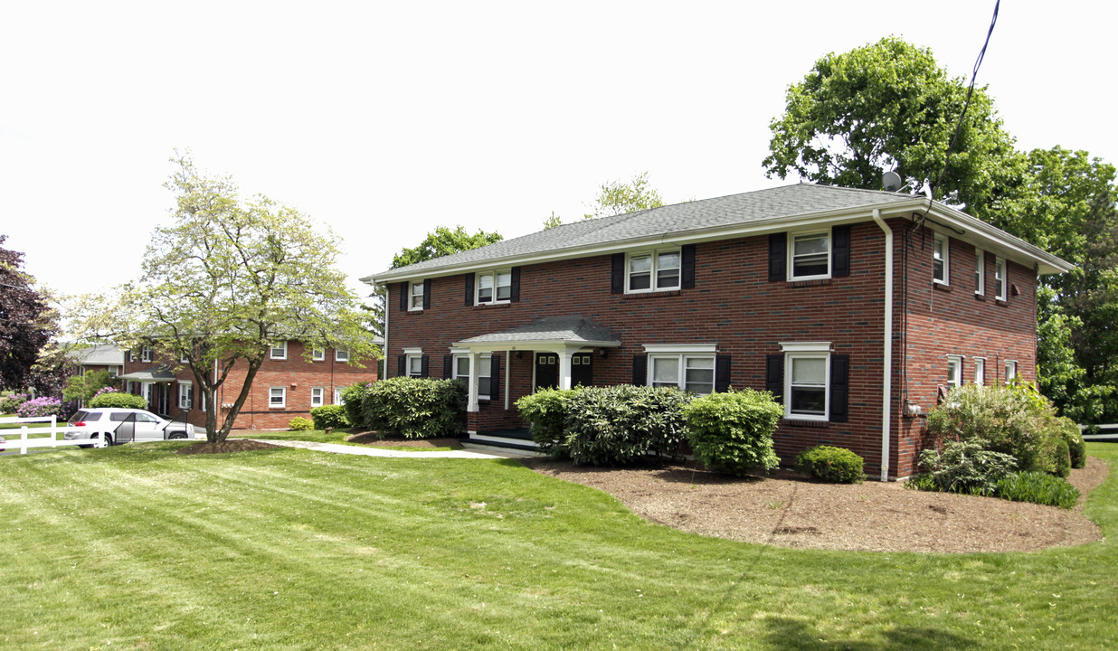 Hampton Meadows in Hampton, NJ - Building Photo