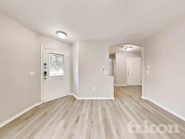 6647 Hartnet Fields in Converse, TX - Foto de edificio - Building Photo