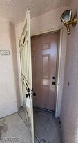 4555 E Sahara Ave in Las Vegas, NV - Building Photo